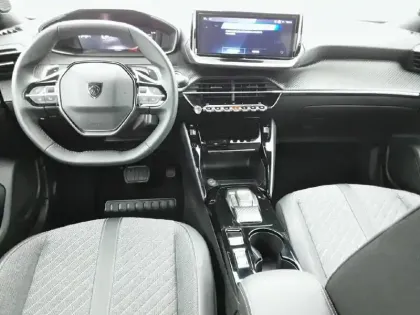 Photo 31 Peugeot 2008  Hybrid 136 e-DCS6