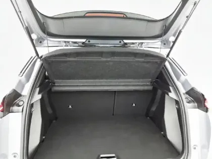 Photo 29 Peugeot 2008  Hybrid 136 e-DCS6