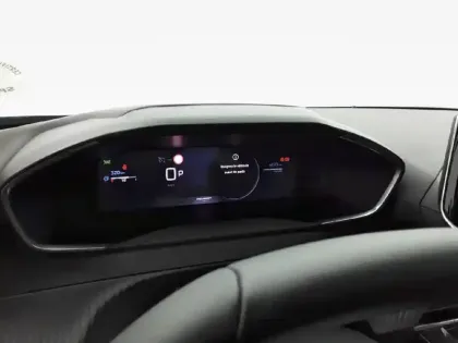 Photo 33 Peugeot 2008  Hybrid 136 e-DCS6