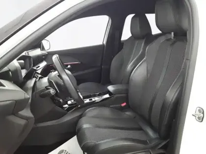 Photo 10 Peugeot 2008  BlueHDi 130 S&S EAT8