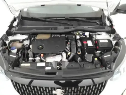 Photo 25 Peugeot 2008  BlueHDi 130 S&S EAT8