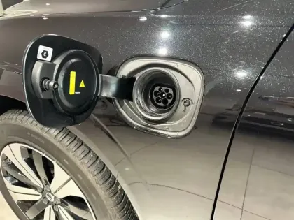 Photo 18 Volvo Xc60  T6 AWD Hybride rechargeable 253 ch+145 ch Geartronic 8