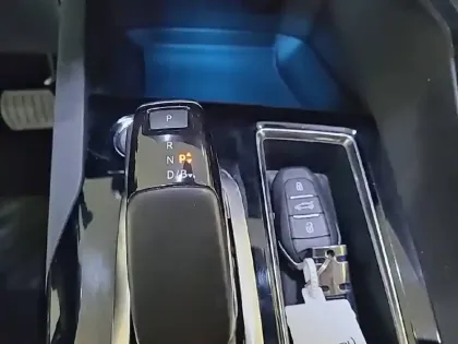 Photo 13 Peugeot 3008  Hybrid 225 e-EAT8