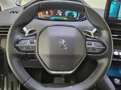 Photo 8 Peugeot 3008  Hybrid 225 e-EAT8