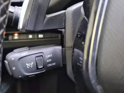 Photo 27 Peugeot 3008  Hybrid 225 e-EAT8