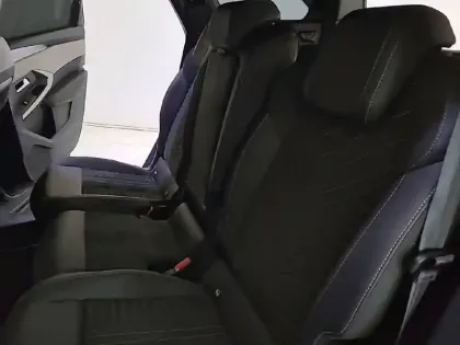 Photo 45 Peugeot 5008  Hybrid 145 e-DCS6
