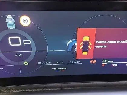 Photo 43 Peugeot 5008  Hybrid 145 e-DCS6
