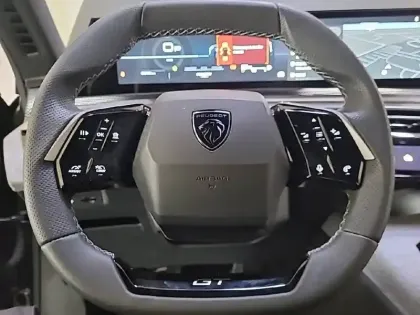 Photo 42 Peugeot 5008  Hybrid 145 e-DCS6
