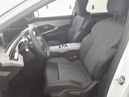 Photo 56 Peugeot 3008  Hybrid 145 e-DCS6