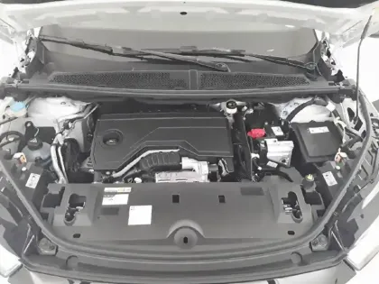 Photo 48 Peugeot 3008  Hybrid 145 e-DCS6