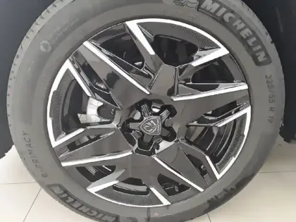 Photo 41 Peugeot 3008  Hybrid 145 e-DCS6