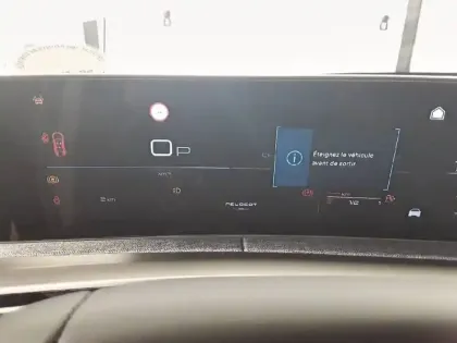 Photo 38 Peugeot 3008  Hybrid 145 e-DCS6