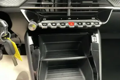 Photo 47 Peugeot 208  100 S&S BVM6