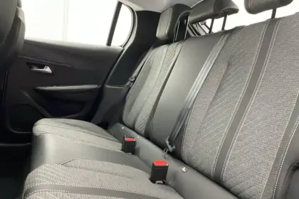 Photo 45 Peugeot 208  100 S&S BVM6