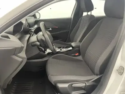 Photo 13 Peugeot 208  Electrique 50 kWh 136ch