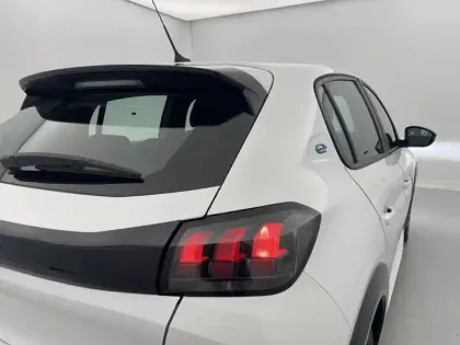 Photo 94 Peugeot 208  Electrique 50 kWh 136ch