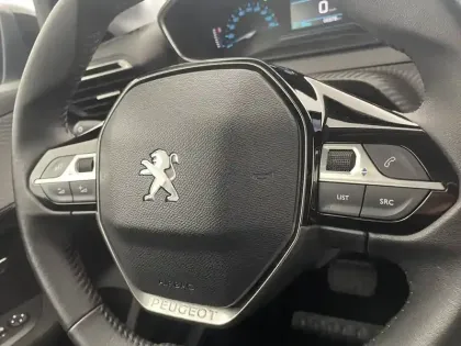 Photo 28 Peugeot 208  Electrique 50 kWh 136ch