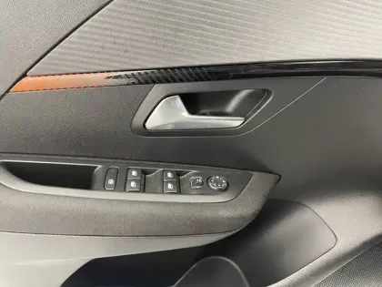 Photo 91 Peugeot 208  Electrique 50 kWh 136ch