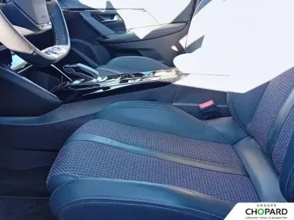 Photo 10 Peugeot 2008  PureTech 130 S&S EAT8