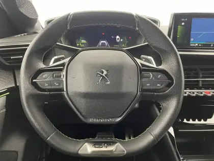 Photo 42 Peugeot 208  PureTech 100 S&S EAT8