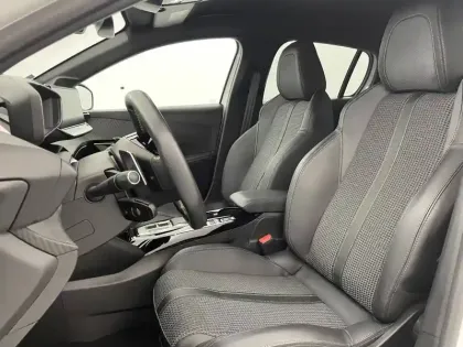 Photo 33 Peugeot 208  PureTech 100 S&S EAT8