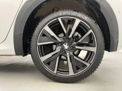 Photo 35 Peugeot 208  PureTech 100 S&S EAT8