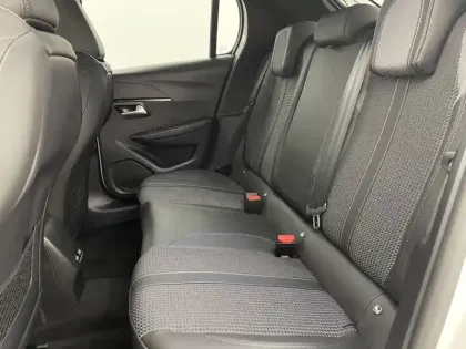 Photo 34 Peugeot 208  PureTech 100 S&S EAT8