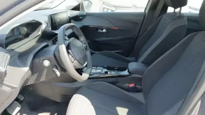 Photo 9 Peugeot 208  Electrique 50 kWh 136ch