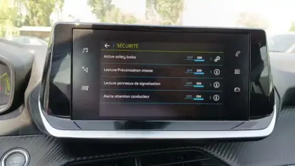 Photo 22 Peugeot 208  Electrique 50 kWh 136ch