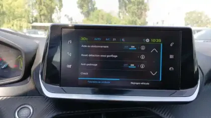 Photo 21 Peugeot 208  Electrique 50 kWh 136ch