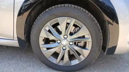 Photo 14 Peugeot 208  Electrique 50 kWh 136ch