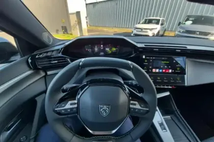 Photo 15 Peugeot 308  BlueHDi 130ch S&S EAT8