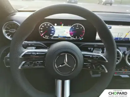 Photo 15 Mercedes Classe A  180 d 8G-DCT