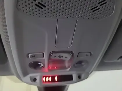 Photo 21 Peugeot 208  PureTech 75 S&S BVM5