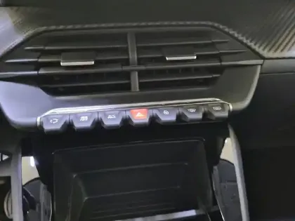 Photo 20 Peugeot 208  PureTech 75 S&S BVM5