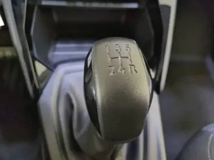 Photo 19 Peugeot 208  PureTech 75 S&S BVM5