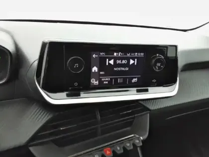 Photo 15 Peugeot 208  PureTech 75 S&S BVM5