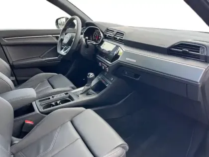 Photo 8 Audi Q3  35 TFSI 150 ch S tronic 7