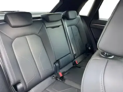 Photo 9 Audi Q3  35 TFSI 150 ch S tronic 7