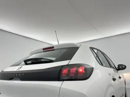 Photo 23 Peugeot 208  PureTech 75 S&S BVM5