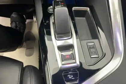 Photo 50 Peugeot 3008  Hybrid4 300 e-EAT8