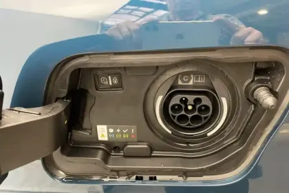 Photo 52 Peugeot 3008  Hybrid4 300 e-EAT8