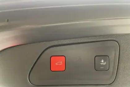 Photo 51 Peugeot 3008  Hybrid4 300 e-EAT8