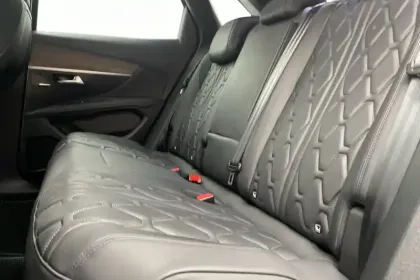 Photo 45 Peugeot 3008  Hybrid4 300 e-EAT8