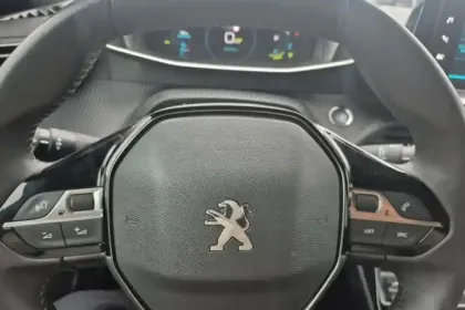 Photo 18 Peugeot 2008  Electrique 136 ch