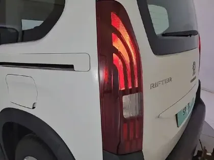 Photo 16 Peugeot Rifter  Standard BlueHDi 100 BVM5