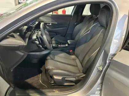 Photo 10 Peugeot 208  Hybrid 145 e-DCS6