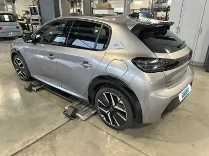 Photo 6 Peugeot 208  Hybrid 145 e-DCS6