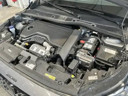Photo 47 Peugeot 208  Hybrid 145 e-DCS6