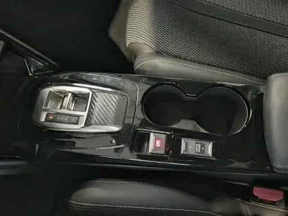 Photo 18 Peugeot 208  Hybrid 145 e-DCS6